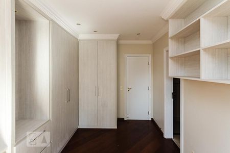 Apartamento à venda com 254m², 4 quartos e 4 vagas Apartamento à venda com 254m², 4 quartos e 4 vagassuite 02