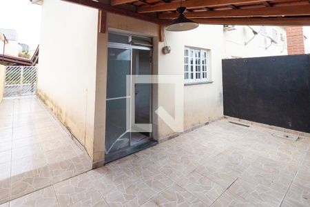 Casa de condomínio à venda com 100m², 2 quartos e 2 vagas Casa de condomínio à venda com 100m², 2 quartos e 2 vagasQuintal