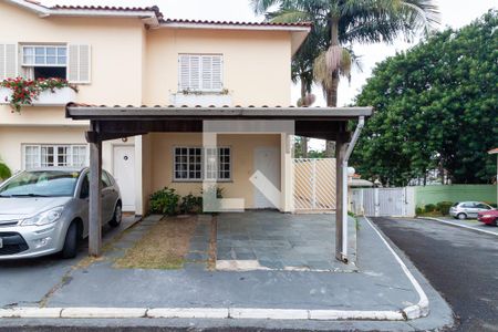 Casa de condomínio à venda com 100m², 2 quartos e 2 vagas Casa de condomínio à venda com 100m², 2 quartos e 2 vagasFachada