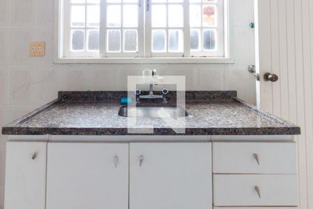 Casa de condomínio à venda com 100m², 2 quartos e 2 vagas Casa de condomínio à venda com 100m², 2 quartos e 2 vagasCozinha