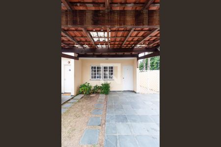 Casa de condomínio à venda com 100m², 2 quartos e 2 vagas Casa de condomínio à venda com 100m², 2 quartos e 2 vagasFachada