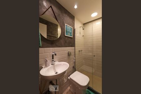 Apartamento à venda com 87m², 2 quartos e 1 vaga Apartamento à venda com 87m², 2 quartos e 1 vagaBanheiro da Suíte