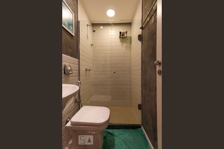 Apartamento à venda com 87m², 2 quartos e 1 vaga Apartamento à venda com 87m², 2 quartos e 1 vagaBanheiro da Suíte