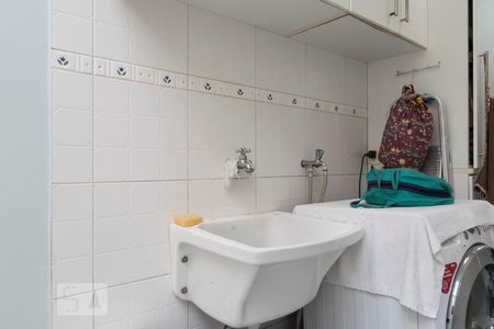 Casa de condomínio à venda com 167m², 3 quartos e 2 vagas1o. Andar - Área de serviço (Tanque)