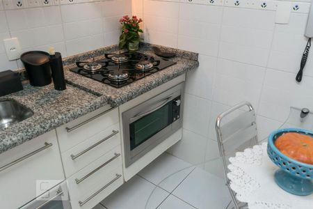 Casa de condomínio à venda com 167m², 3 quartos e 2 vagas1o. Andar - Cozinha (Forno)