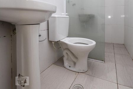 Banheiro de kitnet/studio para alugar com 1 quarto, 26m² em Penha de França, São Paulo