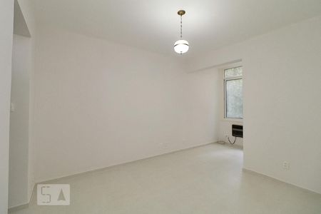 Sala. de apartamento para alugar com 3 quartos, 80m² em Copacabana, Rio de Janeiro