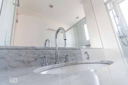 Apartamento para alugar com 222m², 3 quartos e 4 vagasBanheiro