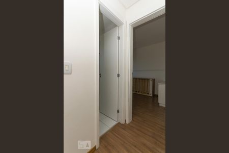 Corredor de apartamento para alugar com 2 quartos, 64m² em Parque Imperial, São Paulo