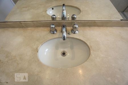 Apartamento à venda com 170m², 3 quartos e 2 vagas Apartamento à venda com 170m², 3 quartos e 2 vagasBanheiro Social