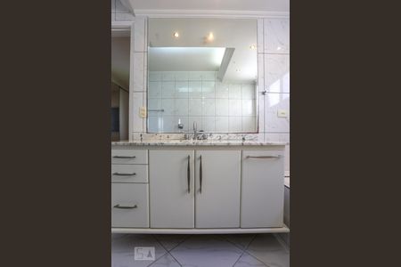 Apartamento à venda com 170m², 3 quartos e 2 vagas Apartamento à venda com 170m², 3 quartos e 2 vagasBanheiro Quarto 3 Suite