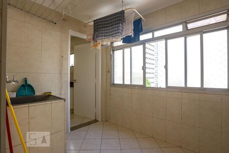Apartamento à venda com 170m², 3 quartos e 2 vagas Apartamento à venda com 170m², 3 quartos e 2 vagasArea de Serviços