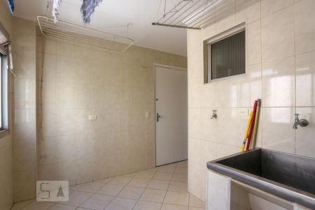 Apartamento à venda com 170m², 3 quartos e 2 vagas Apartamento à venda com 170m², 3 quartos e 2 vagasArea de Serviços