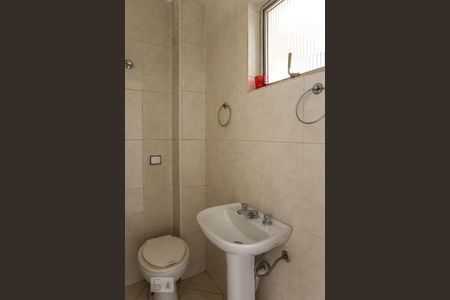 Apartamento à venda com 170m², 3 quartos e 2 vagas Apartamento à venda com 170m², 3 quartos e 2 vagasBanheiro de Serviços