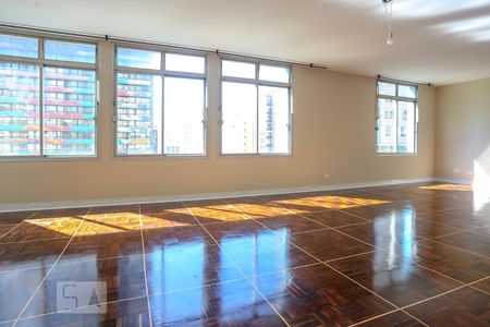 Apartamento à venda com 170m², 3 quartos e 2 vagas Apartamento à venda com 170m², 3 quartos e 2 vagasSala