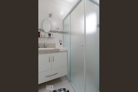 Banheiro de apartamento para alugar com 2 quartos, 63m² em Baeta Neves, São Bernardo do Campo