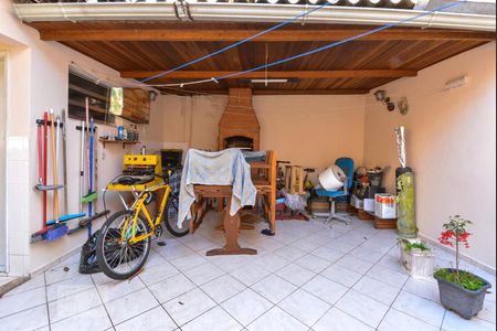 Casa à venda com 280m², 3 quartos e 3 vagas Casa à venda com 280m², 3 quartos e 3 vagasQuintal