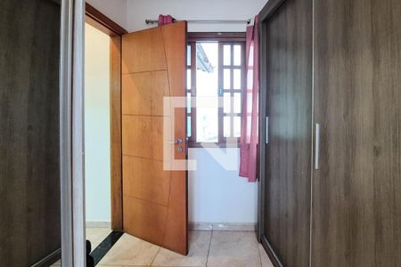Casa à venda com 220m², 3 quartos e 2 vagasQuarto 2