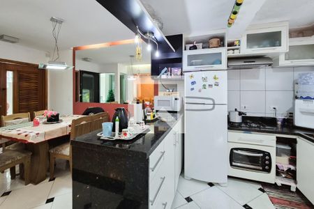 Casa à venda com 220m², 3 quartos e 2 vagasCozinha