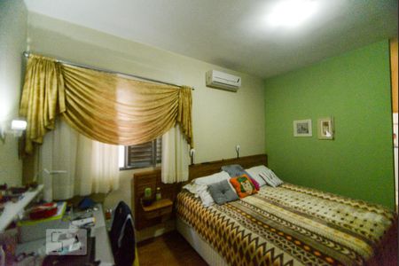 Casa à venda com 300m², 3 quartos e 5 vagasSuíte