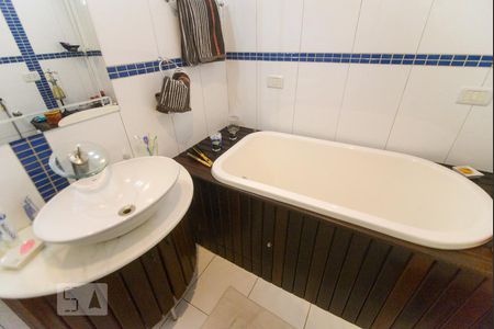 Casa à venda com 300m², 3 quartos e 5 vagasSuíte