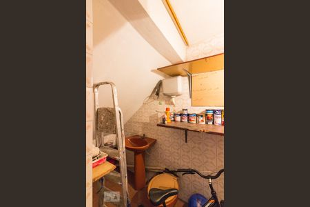 Casa à venda com 220m², 2 quartos e 2 vagasBanheiro de Serviço