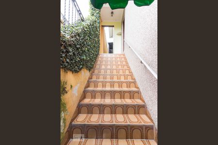 Casa à venda com 220m², 2 quartos e 2 vagasEscada Acesso