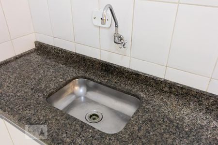 Cozinha Pia de casa para alugar com 2 quartos, 70m² em Água Branca, São Paulo