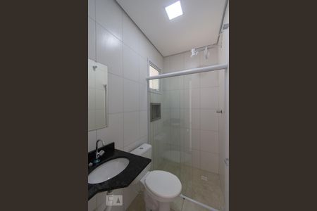 Banheiro de kitnet/studio para alugar com 1 quarto, 25m² em Rudge Ramos, São Bernardo do Campo