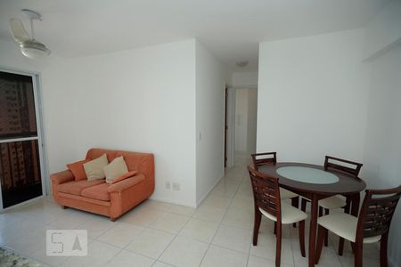 Sala de apartamento para alugar com 2 quartos, 49m² em Del Castilho, Rio de Janeiro