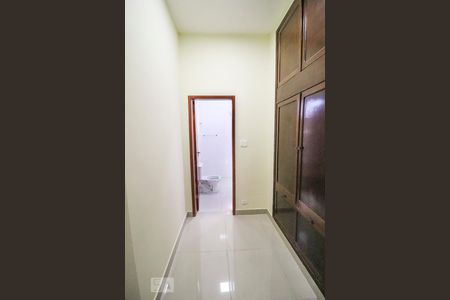 Casa para alugar com 270m², 5 quartos e 5 vagasCloset Suite 1