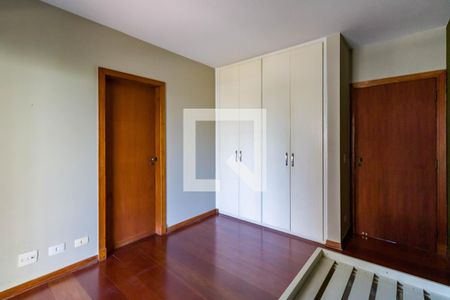 Apartamento à venda com 288m², 4 quartos e 4 vagas Apartamento à venda com 288m², 4 quartos e 4 vagasQuarto 2