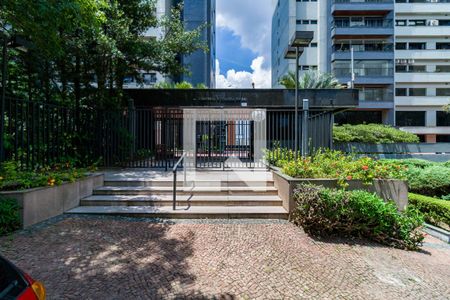 Apartamento à venda com 288m², 4 quartos e 4 vagas Apartamento à venda com 288m², 4 quartos e 4 vagasFachada