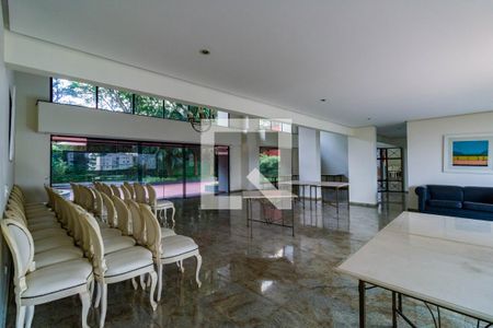 Apartamento à venda com 288m², 4 quartos e 4 vagas Apartamento à venda com 288m², 4 quartos e 4 vagasÁrea comum