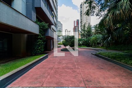 Apartamento à venda com 288m², 4 quartos e 4 vagas Apartamento à venda com 288m², 4 quartos e 4 vagasÁrea comum