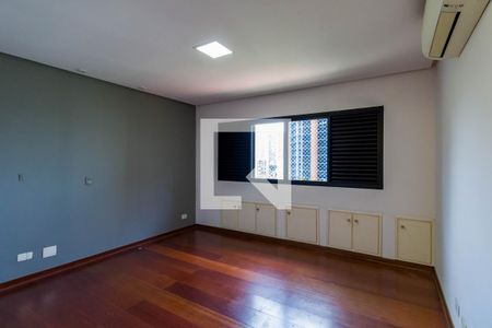Apartamento à venda com 288m², 4 quartos e 4 vagas Apartamento à venda com 288m², 4 quartos e 4 vagasQuarto 4