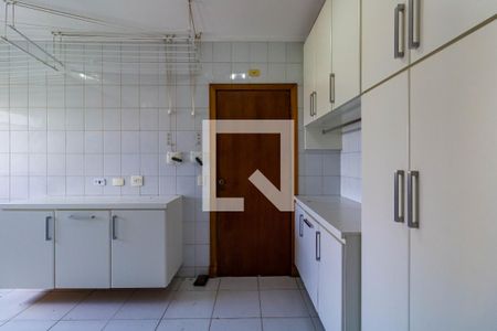 Apartamento à venda com 288m², 4 quartos e 4 vagas Apartamento à venda com 288m², 4 quartos e 4 vagasÁrea de Serviço