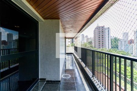 Apartamento à venda com 288m², 4 quartos e 4 vagas Apartamento à venda com 288m², 4 quartos e 4 vagasVaranda da Sala