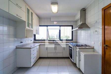 Apartamento à venda com 288m², 4 quartos e 4 vagas Apartamento à venda com 288m², 4 quartos e 4 vagasCozinha