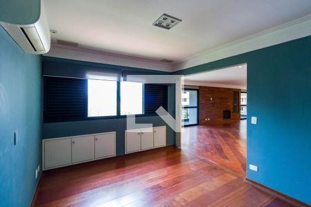 Apartamento à venda com 288m², 4 quartos e 4 vagas Apartamento à venda com 288m², 4 quartos e 4 vagasSala