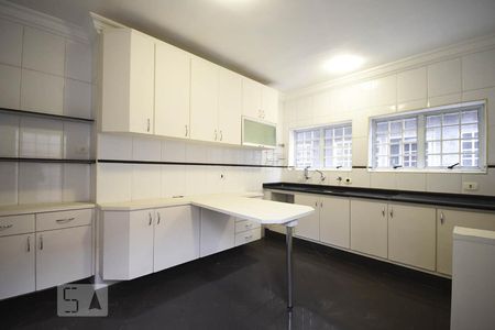 Casa à venda com 280m², 4 quartos e 4 vagas Casa à venda com 280m², 4 quartos e 4 vagasCozinha