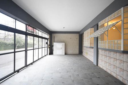 Casa à venda com 280m², 4 quartos e 4 vagas Casa à venda com 280m², 4 quartos e 4 vagasGaragem