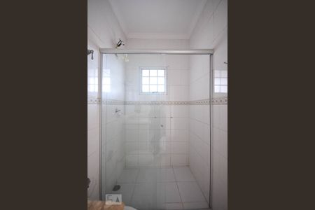 Casa à venda com 280m², 4 quartos e 4 vagas Casa à venda com 280m², 4 quartos e 4 vagasDetalhe do Banheiro Suíte 2