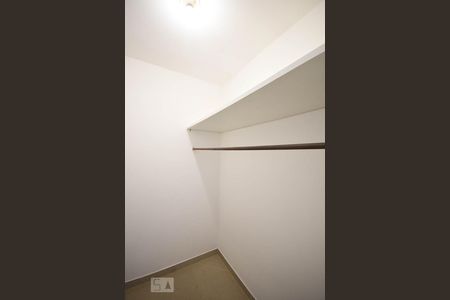 Casa à venda com 280m², 4 quartos e 4 vagas Casa à venda com 280m², 4 quartos e 4 vagasSuíte 1