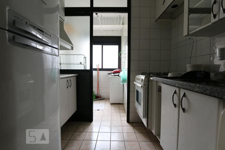 cozinha de apartamento para alugar com 2 quartos, 63m² em Vila Andrade, São Paulo