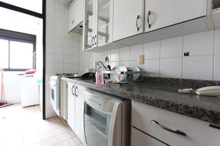 cozinha de apartamento para alugar com 2 quartos, 63m² em Vila Andrade, São Paulo