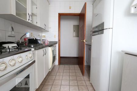 cozinha de apartamento para alugar com 2 quartos, 63m² em Vila Andrade, São Paulo