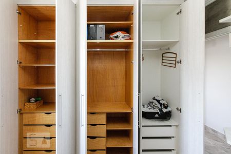 Apartamento à venda com 57m², 2 quartos e 2 vagasQuarto 02