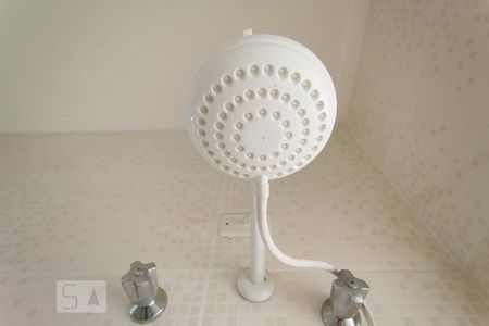 Banheiro de kitnet/studio para alugar com 1 quarto, 16m² em Jardim Glória, São Paulo