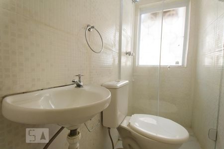 Banheiro de kitnet/studio para alugar com 1 quarto, 16m² em Jardim Glória, São Paulo